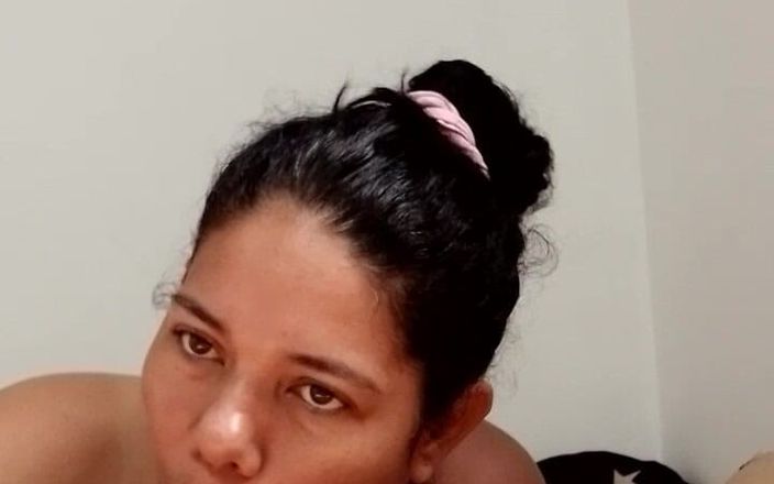 Valkyrieandluigy: Hermosa Mamadora Profesional