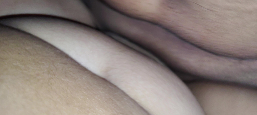 AngyAmazon: Lembu jantan hitam saya mahu pancut isnide tanpa kondom tetapi...