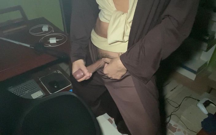 SinglePlayerBKK: Asiática Luta Jedi e Masturbação com Lightsaber.