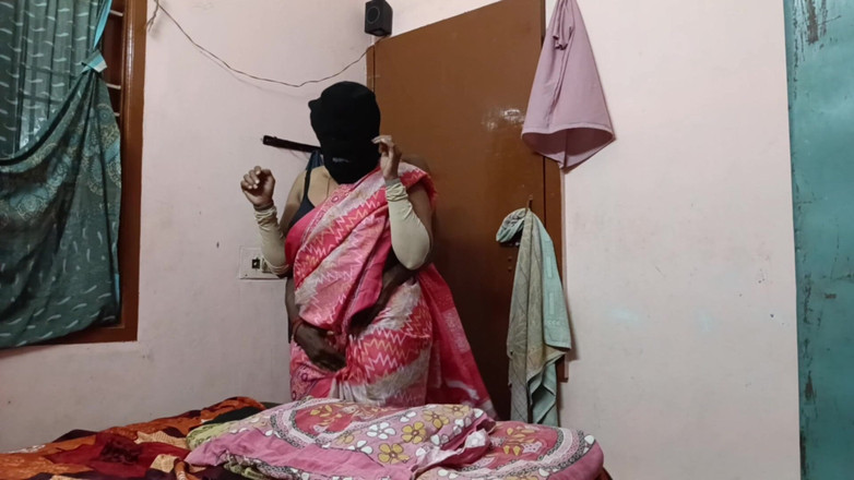 Benita sweety: Tamilští manželé mají sexy misionářský sex na posteli