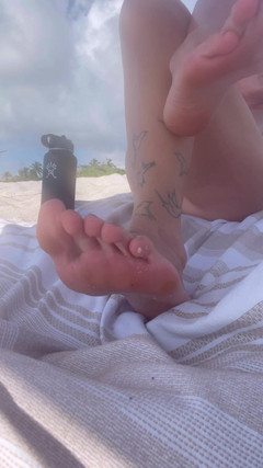 Dianna Davis: Bãi biển Sandy Feet