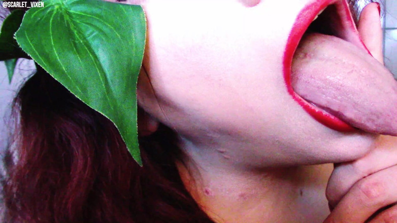 Scarlet Vixen: Mulut Ketagihan Lady Ivy