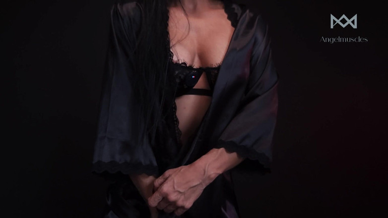 Angelmuscles: Шёлковый халат: Достаточно, чтобы заставить вас любить ещё больше