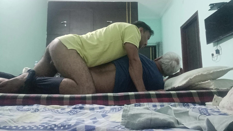Rajasthani-old-lover: Індійські дезі чуваки займаються сексом з сусідським вітчимом і армійським офіцером вітчимом вітчимом
