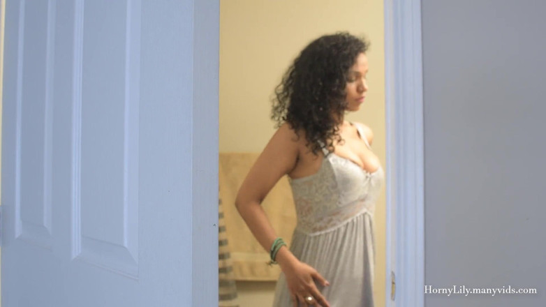 Horny Lily: Indyjski MILF joi w hindi