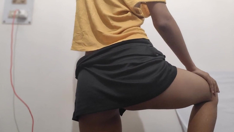desigirl93: Sexy desi indická muslimská dívka Sana dělá nahé prstění video