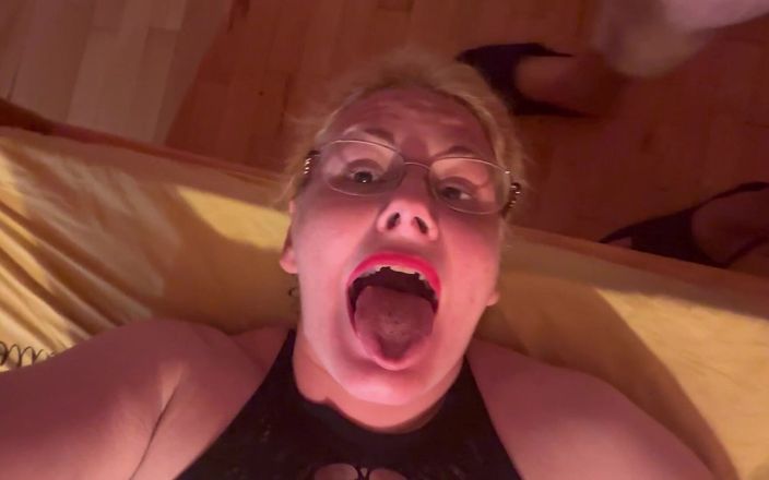 Milf Sex Queen: Deepthroat Gag, Ass to Pussy in Sexy Lingerie and Gloves