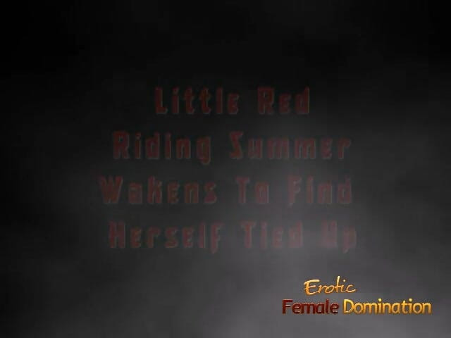Erotic Female Domination: Vollbusige devote MILF in parodie-cosplay ausgepeitscht