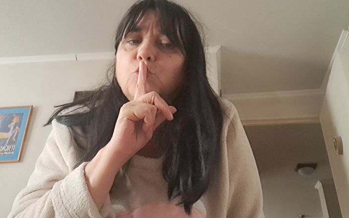 Mommy big hairy pussy: Đưa ra một liều tình dục cho con trai riêng