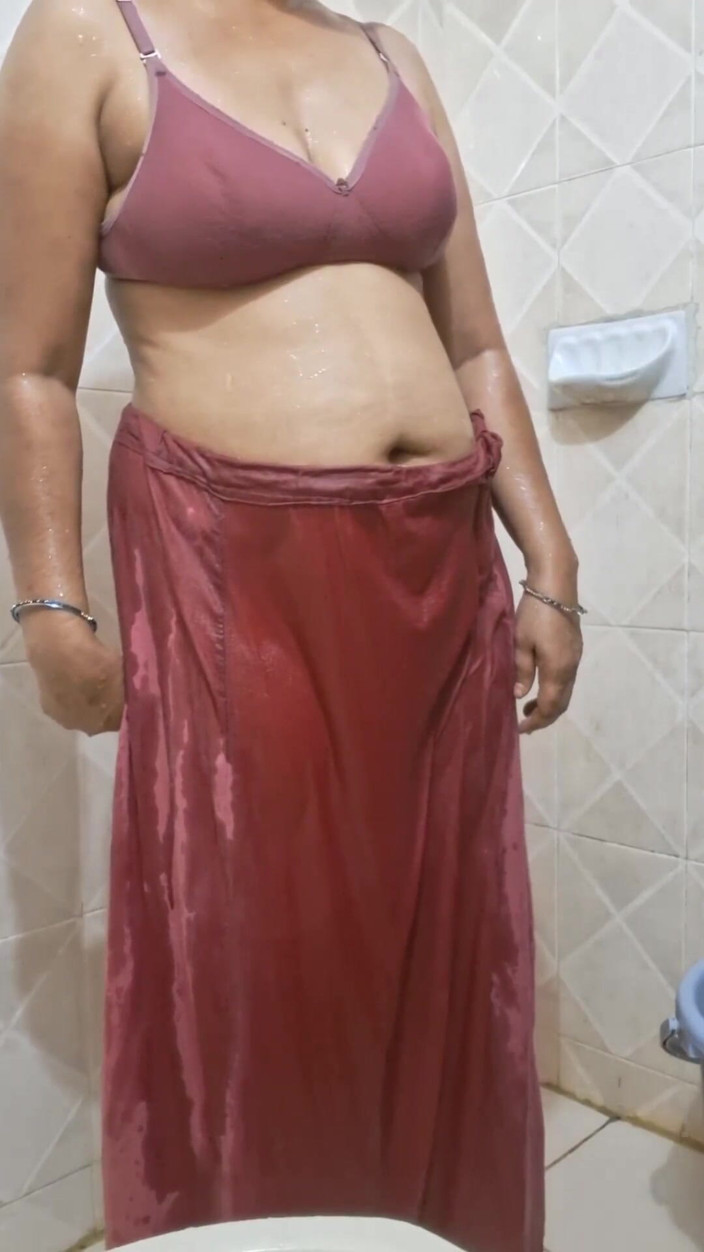 Sexy sindu: Cặp đôi tốt nhất làm tình trong phòng tắm