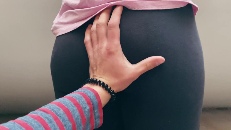 Addy Broke: Ağlatmak için ağzından sikiliyor