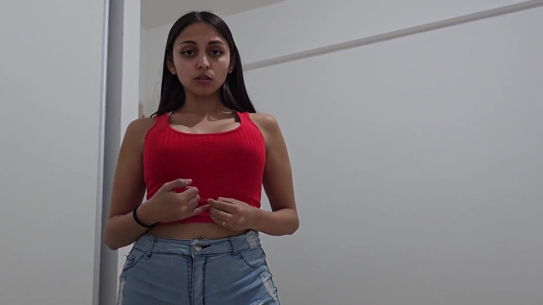 LoverDevilx: İri göğüslü üvey kız kardeş sikimi emmek istiyor