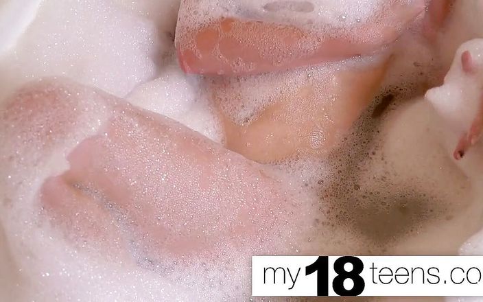 My 18 Teens: MY18TEENS - 赤毛プレイマンコと泡で胸を愛撫 - 足フェチ