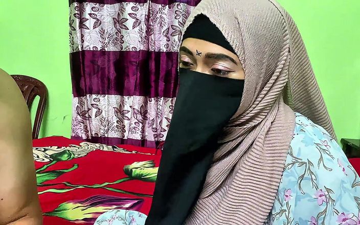 Riya Chowdhury: 내 섹시한 이복 여동생과의 빠른 섹스, 그녀는 분홍색 보지가 너무 귀엽다