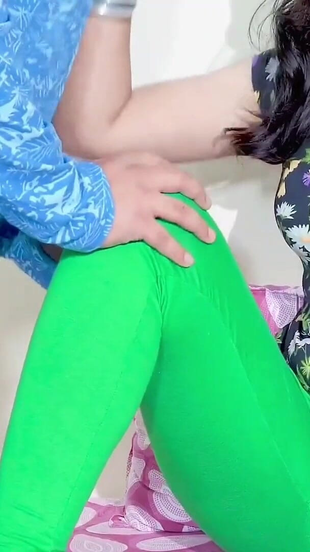 Daizo Premium: 배다른 여동생을 옆에서 쉬게 한 배다른 여동생의 의붓딸