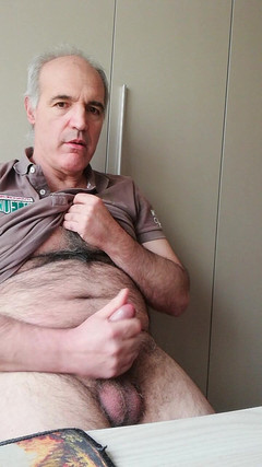 Setesesso7: Po třech dnech abstinence musím masturbovat ptáka a stříkat s...