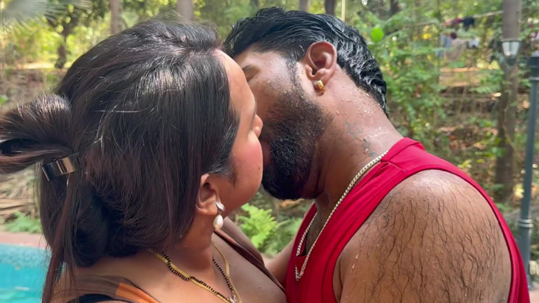Kamasutra61: Coppia indiana indiana scopa tutto video nel sesso in piscina...