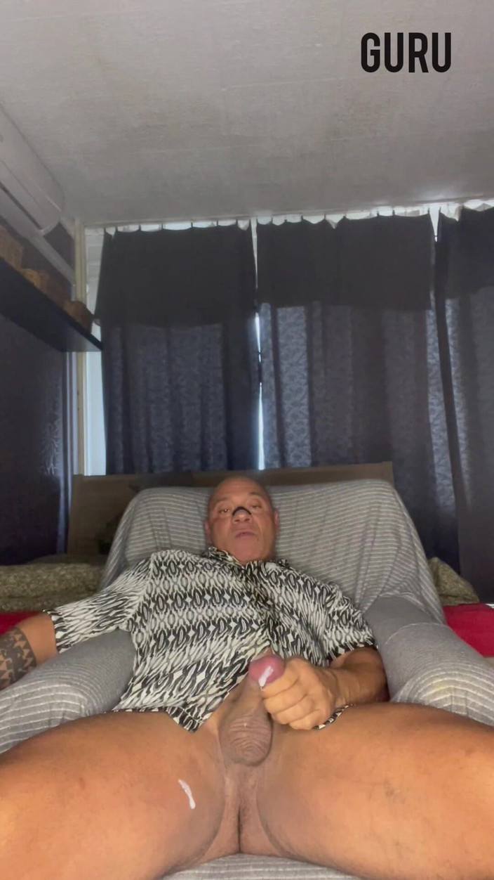 Mr. Guru: Mr Guru. Sexy Body Builder Wank at Home