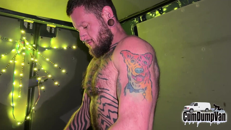 Cum Dump Van: Tech bro cum dump di-gangbang tanpa kondom sama kontol besar...