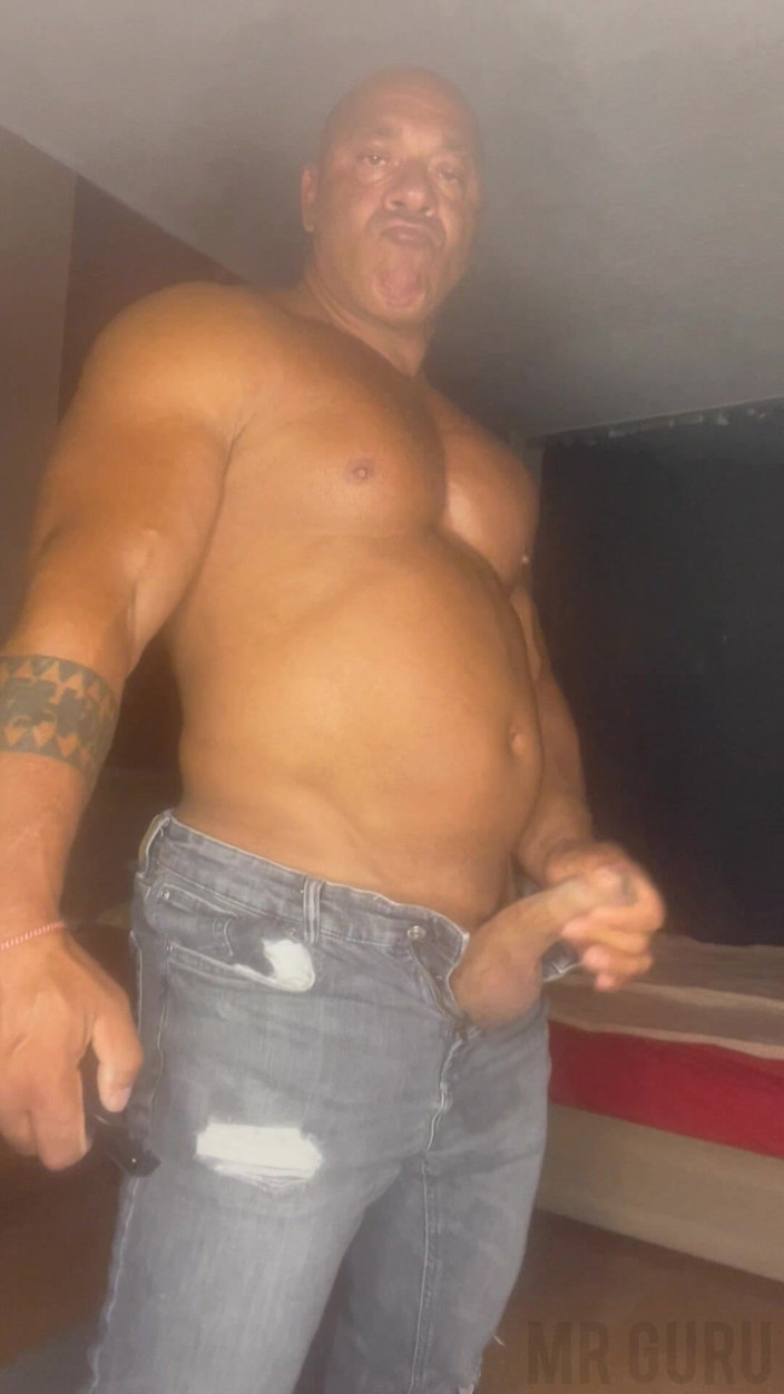 Mr. Guru: Tuan Guru Binaragawan Daddy Wank. Jeans Jerk