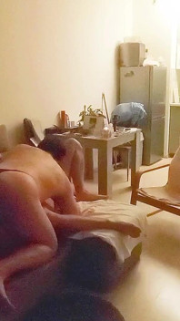 Ateşli evli kadınla biseksüel gavat üçlü seks