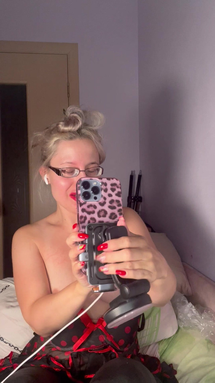 FinDom Goaldigger: Sessione di cam dal vivo con una potente dea con...