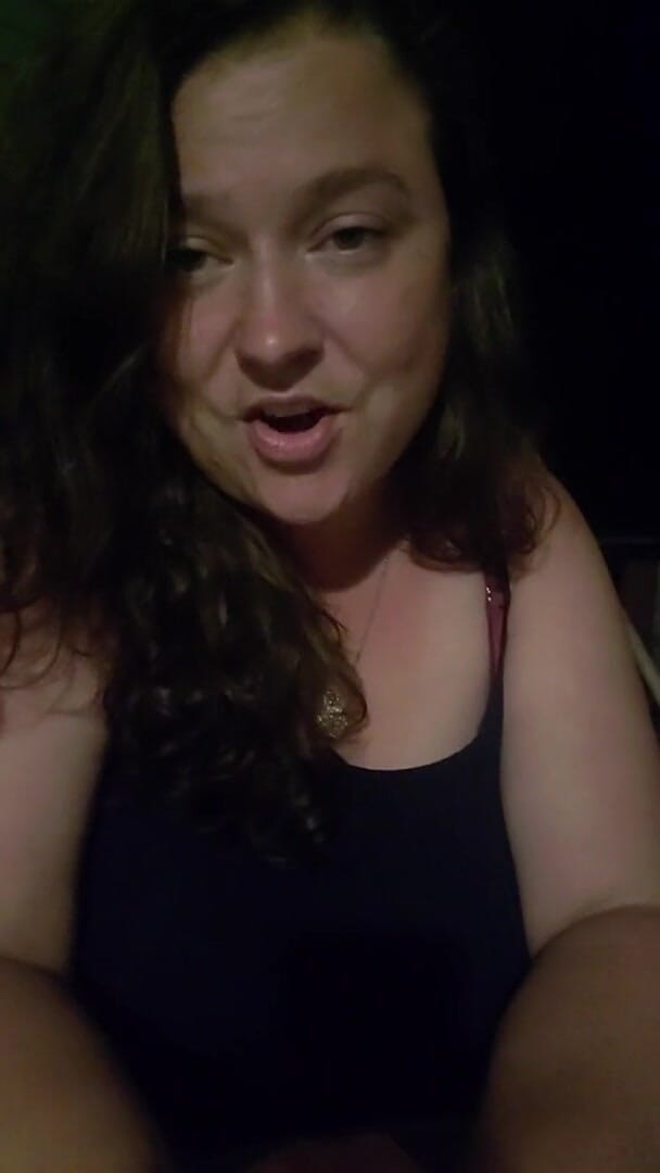 Mistress Michella Marijuana: Grandota fumando con la dominatrix Michella