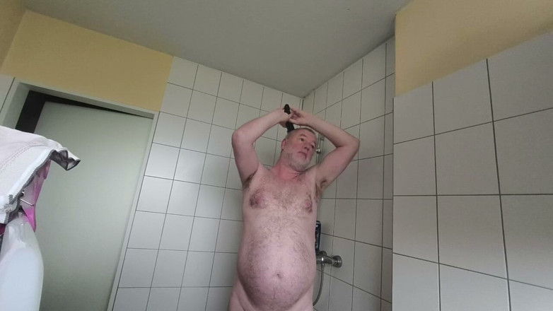 Carmen_Nylonjunge: Băiatul Naked Nylon Și Tăiatorul de Păr Lung
