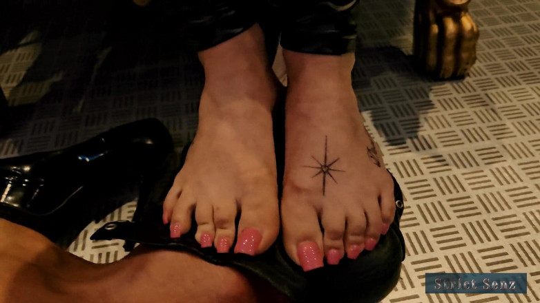 Strict Senz: Penghinaan Sheela Sinner, penguasaan kaki tanpa kondom, memijak muka, memijak...