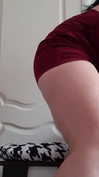 Masturbare feminină riscantă cu părinții în camera de alături