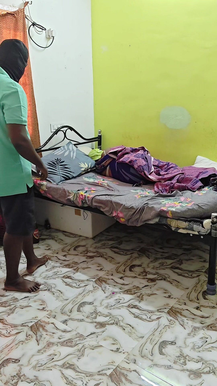 Thesana: 변태 배다른 아들에게 속아 따먹히는 새엄마