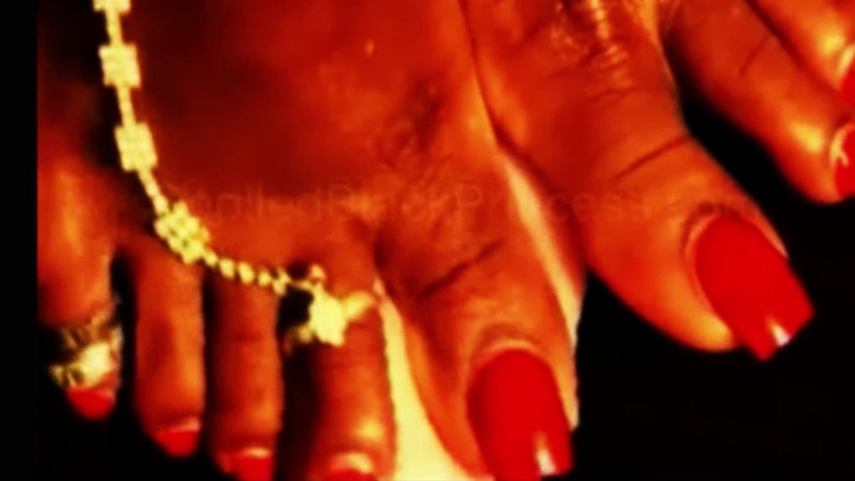 The Goddess Simone: Masturbasi kaki menggoda