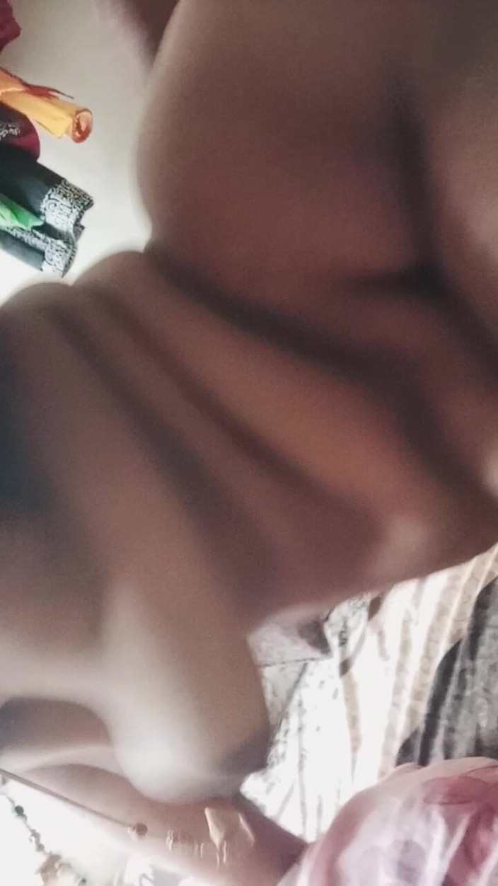 Silver man studio: तमिल हॉट मम्मी