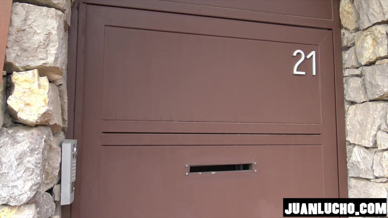 Juan Lucho: Asian Teen Sushi Delivery Fucks Client