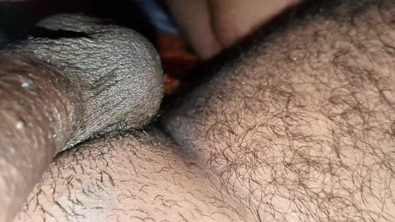 Bithi69gril: Moje přítelkyně saje můj velký penis a pak tvrdě šukám svou...