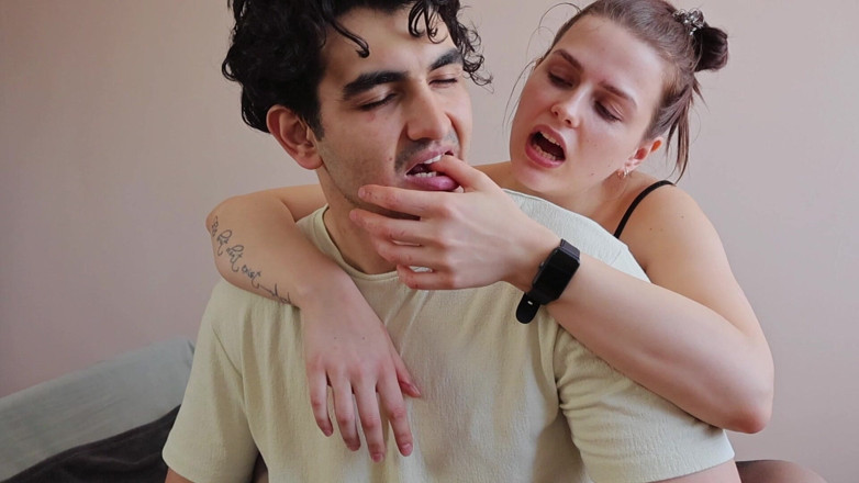 Artur and Diana: उंगली से चुदाई कामोत्तेजक