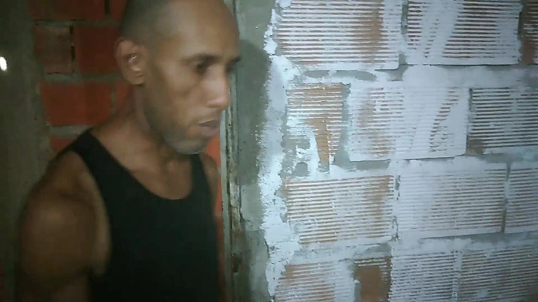 Adribella69: Přítel mého manžela přišel vládnout vodnímu potrubí a nakonec mi...