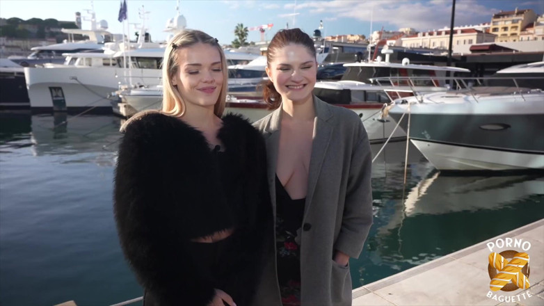 Porno Baguette: Jade e francesca, due bellissime ragazze, condividono un grosso cazzo