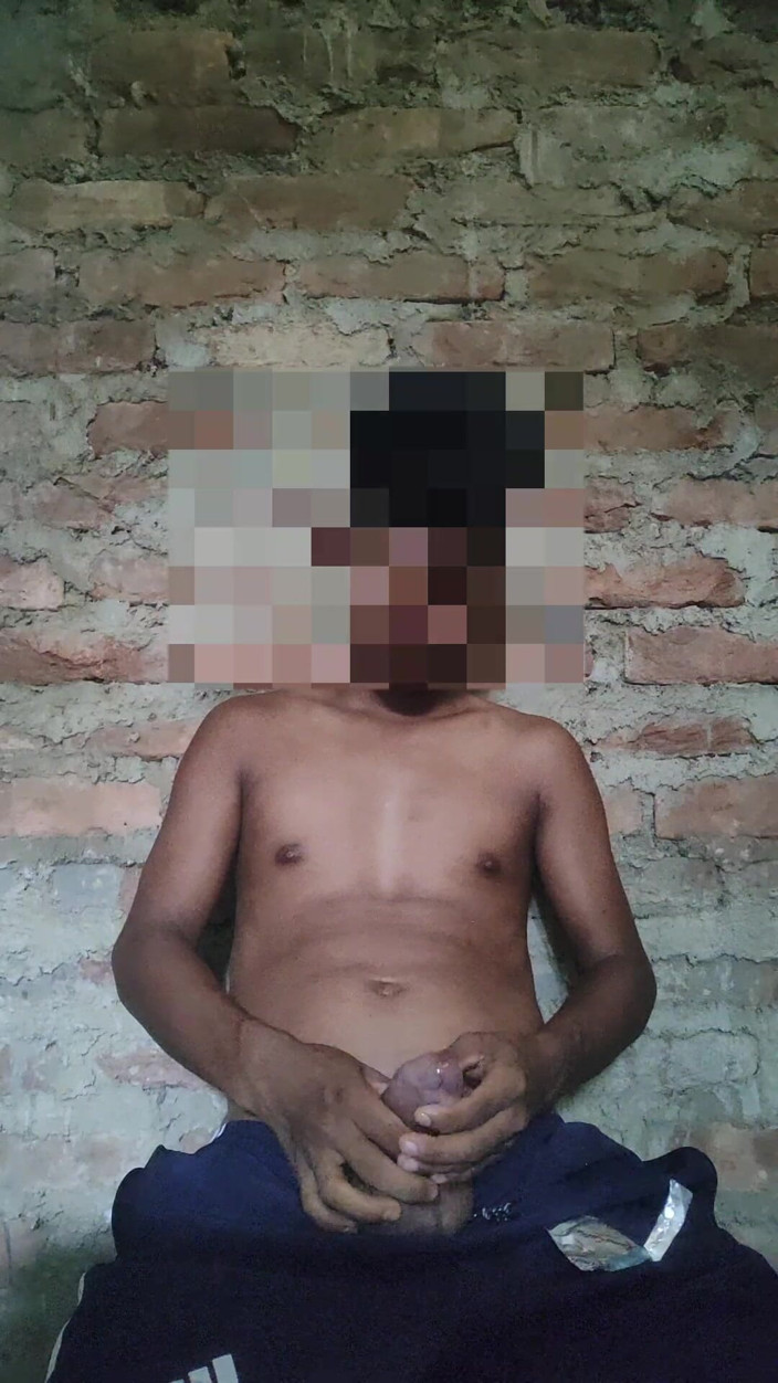 Assamesebodoboy: Masturbacja Twink w domu