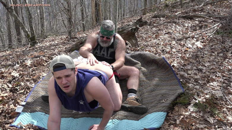 Muscle Bear Porn: Lastad för björn