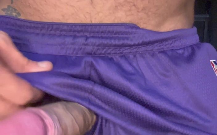 Licking me with pleasure: Kontol besar Arab ngocok kontol dan muncrat banyak di depan...