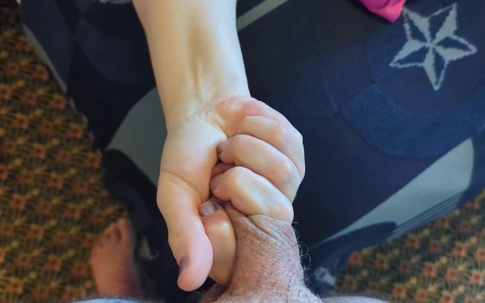Always Fun No Pants: 游轮上的热辣人妻挑逗受虐狂丈夫！