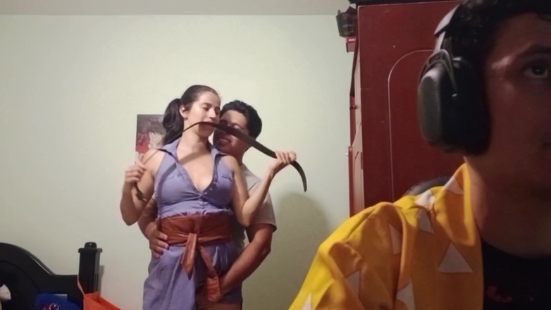 Rorono4zhot: Adik tiri dan kawan baiknya.