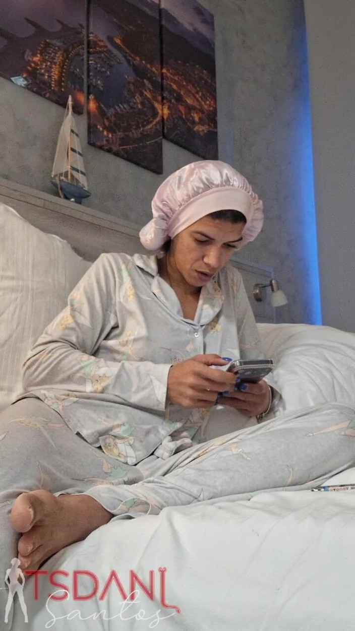 Tsdanisantos1: Дома хороший транссексуал, показывающий свой член