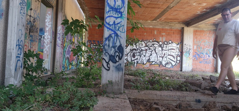 Mirko2589: All Naked on a Construction Site