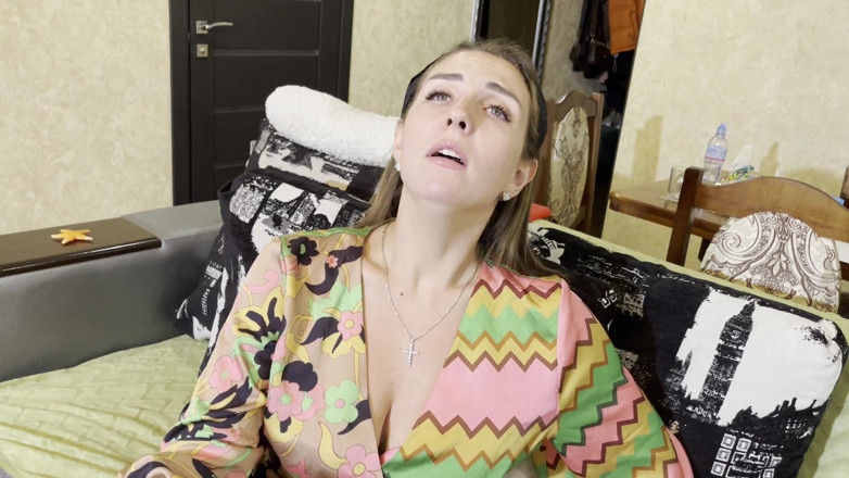 Hottie goddess: 咳嗽烟雾模拟第一人称视角喉咙