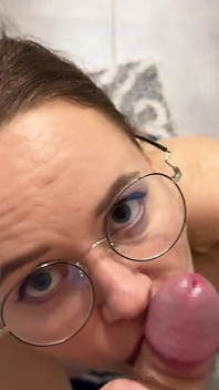 Stepmom Sweetie Girl's Finds a Reason to Fuck Her Stepson!
