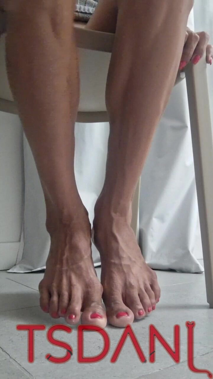 Tsdanisantos1: Di rumah, menunjukkan kaki saya oleh suara, saya fikir tentang...