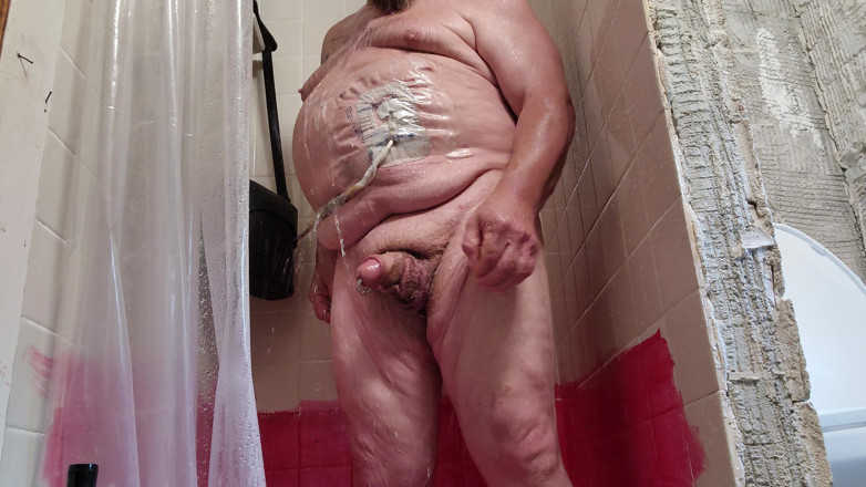 Fat boy: Duş Alıyor