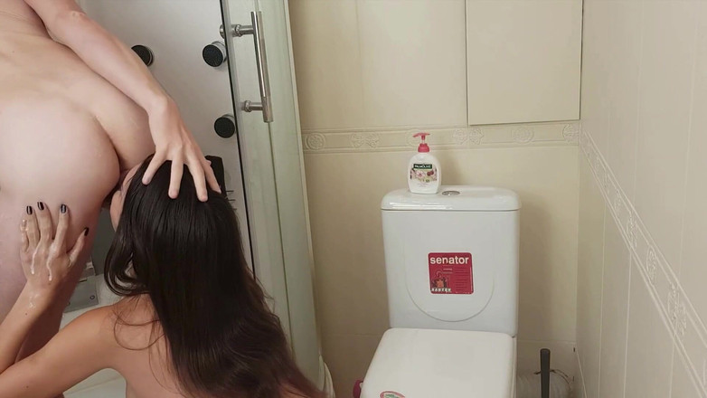 Sweet Buttocks: Zrobiła loda i polizała tyłek fotografa po pracy